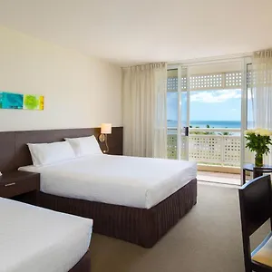 holiday-inn-cairns-harbourside.cairnshotels4all.com/